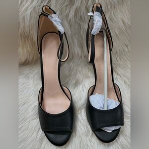 NIB Stiletto Heel sandals - Black Size 10